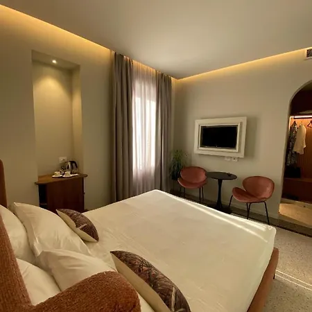 Noone 4* 트로페아